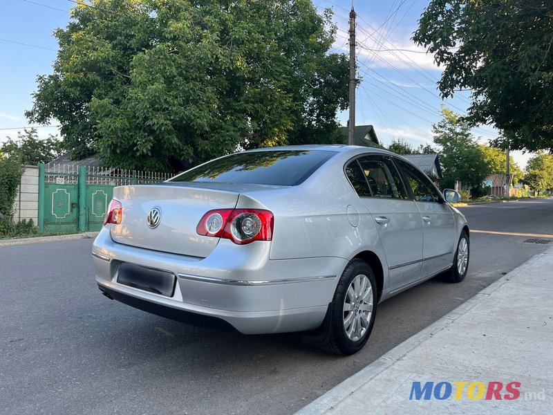 2008' Volkswagen Passat photo #5