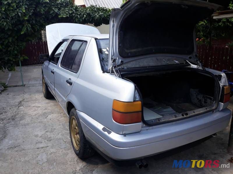 1996' Volkswagen Vento photo #4