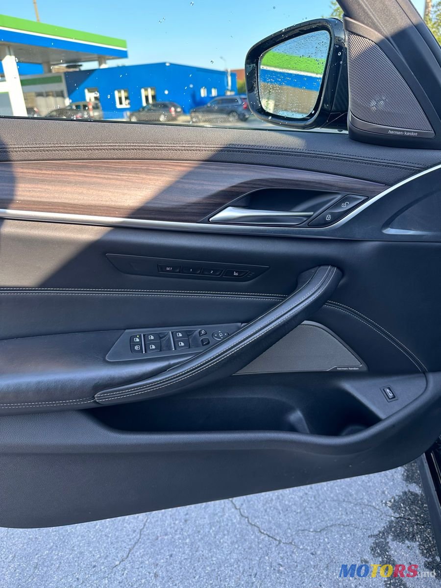 2017' BMW 5 Series photo #4