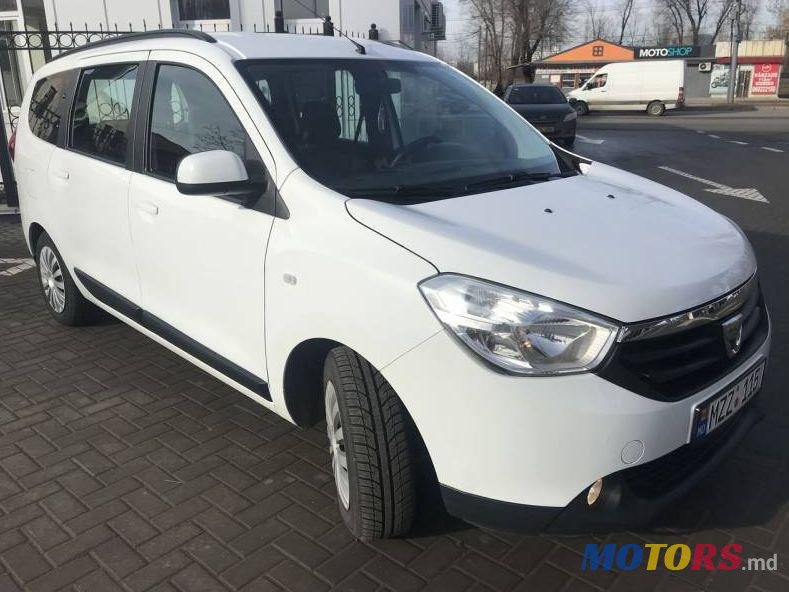 2013' Dacia Lodgy photo #2