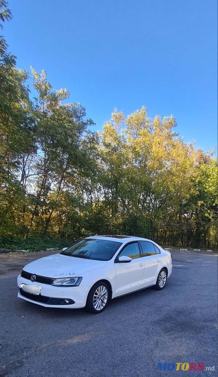 2013' Volkswagen Jetta photo #2