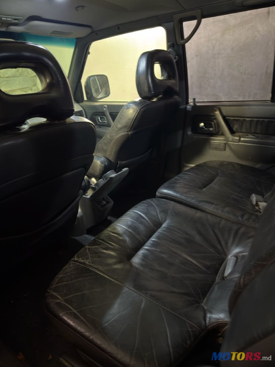 1996' Mitsubishi Pajero photo #5