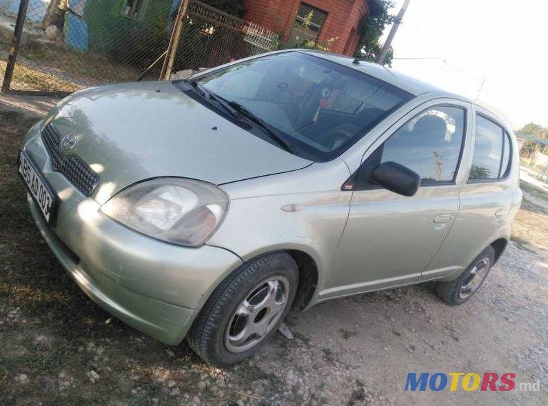 2002' Toyota Yaris photo #3