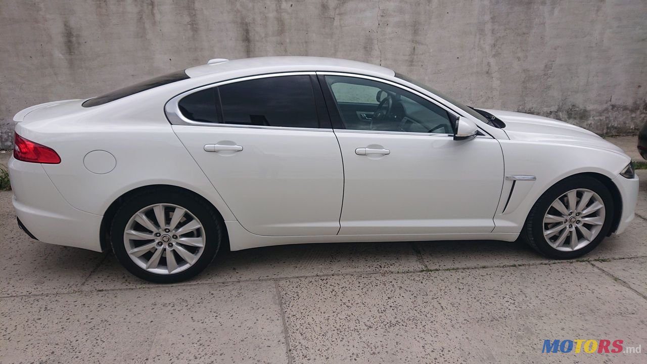 2012' Jaguar XF photo #3