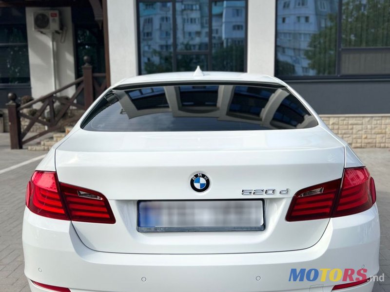 2012' BMW 5 Series photo #6