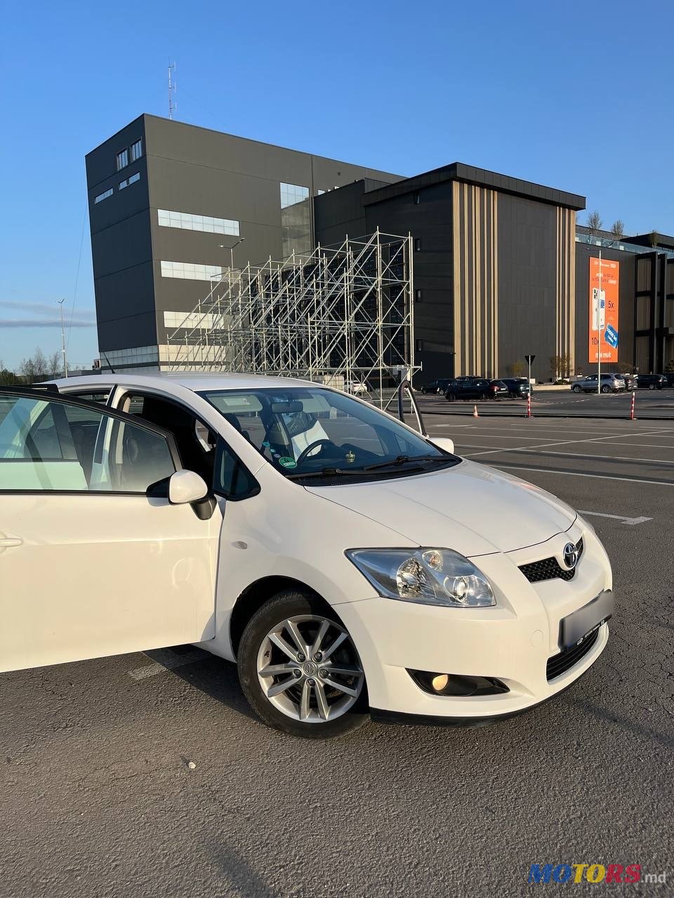 2009' Toyota Auris photo #2