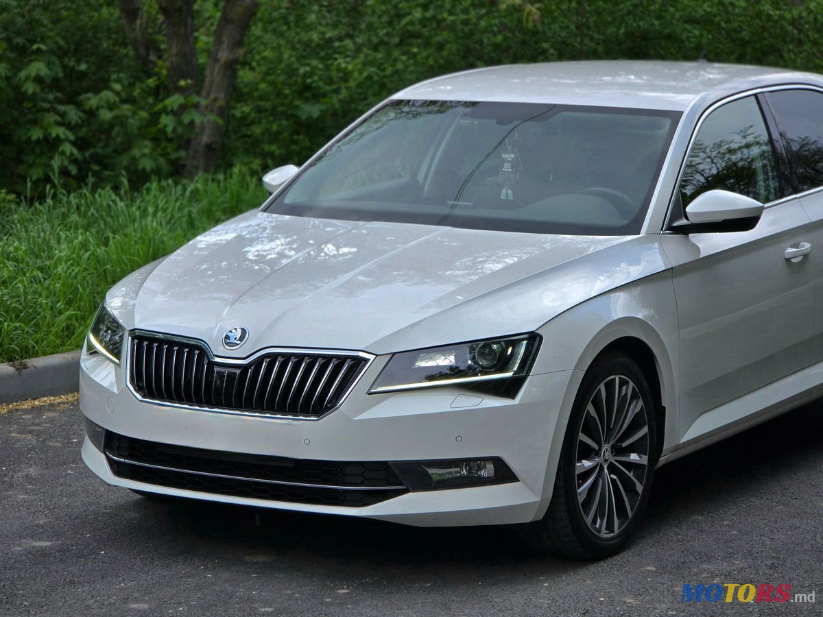 2019' Skoda Superb photo #3