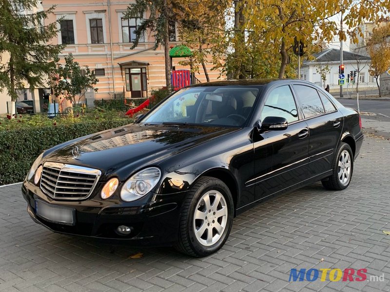 2008' Mercedes-Benz E-Class photo #5