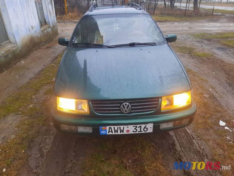 1995' Volkswagen Passat photo #2