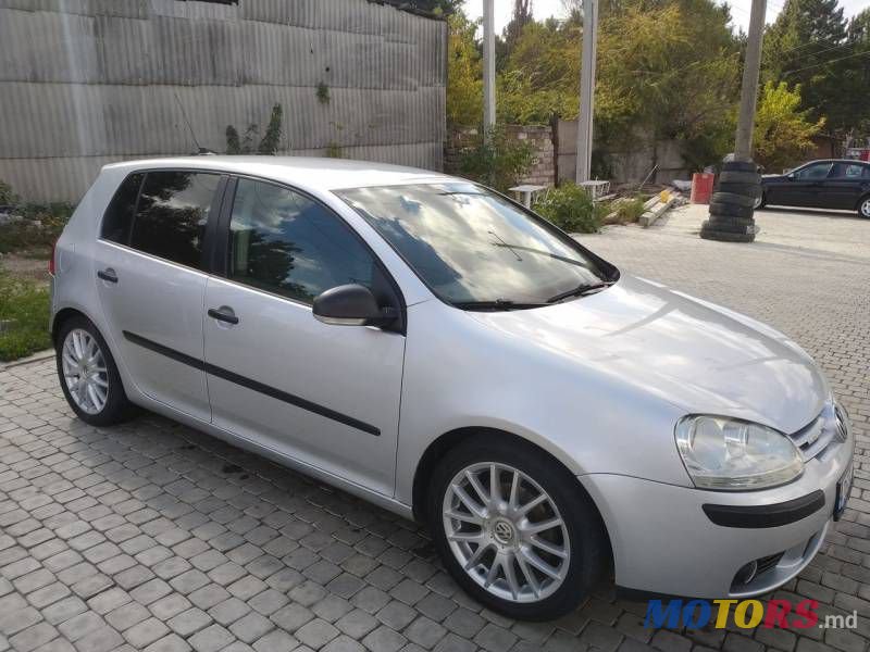 2008' Volkswagen Golf photo #3