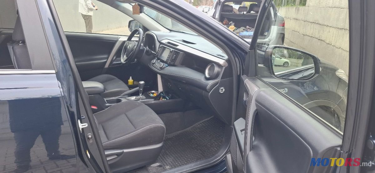 2017' Toyota RAV4 photo #1