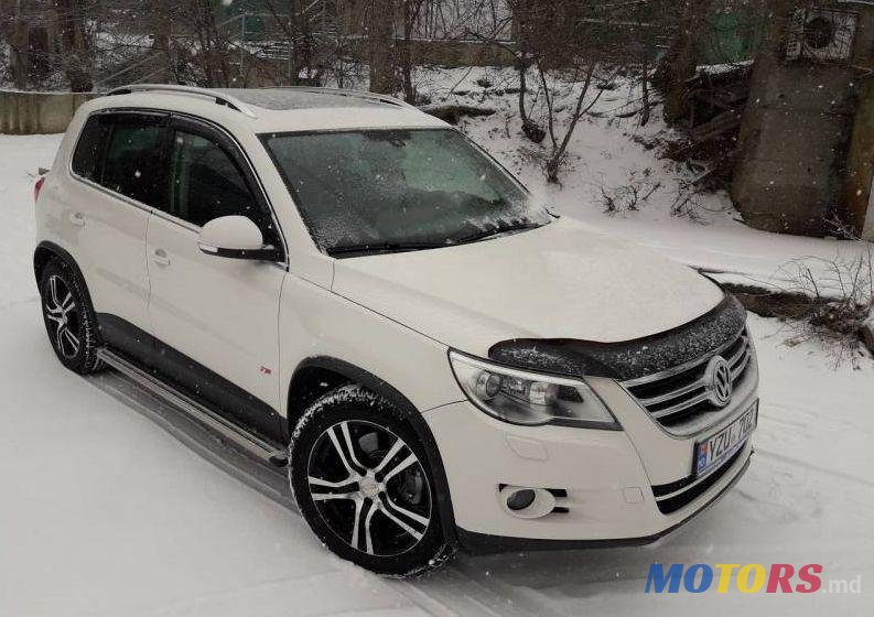 2009' Volkswagen Tiguan photo #1