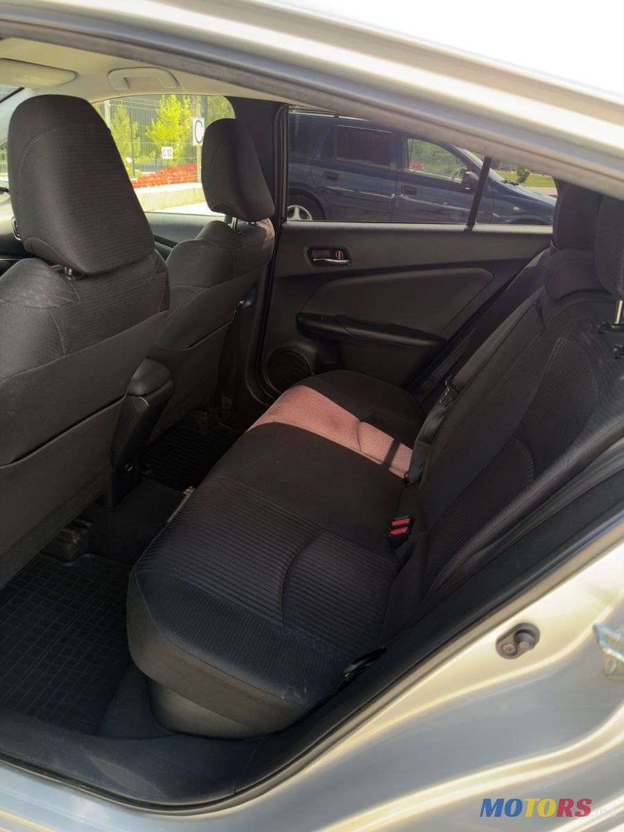 2016' Toyota Prius photo #5
