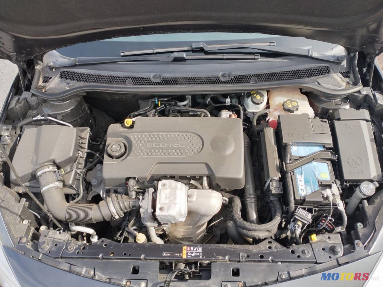 2011' Opel Astra photo #4