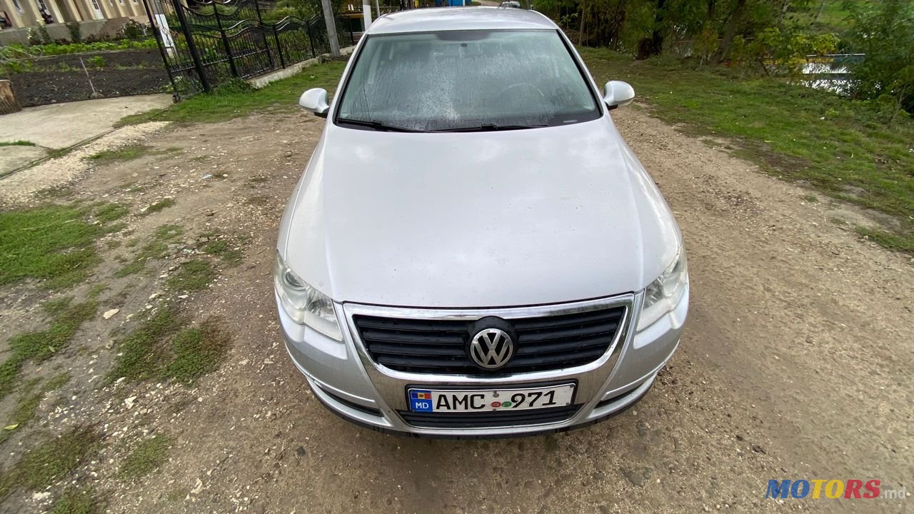 2010' Volkswagen Passat photo #3