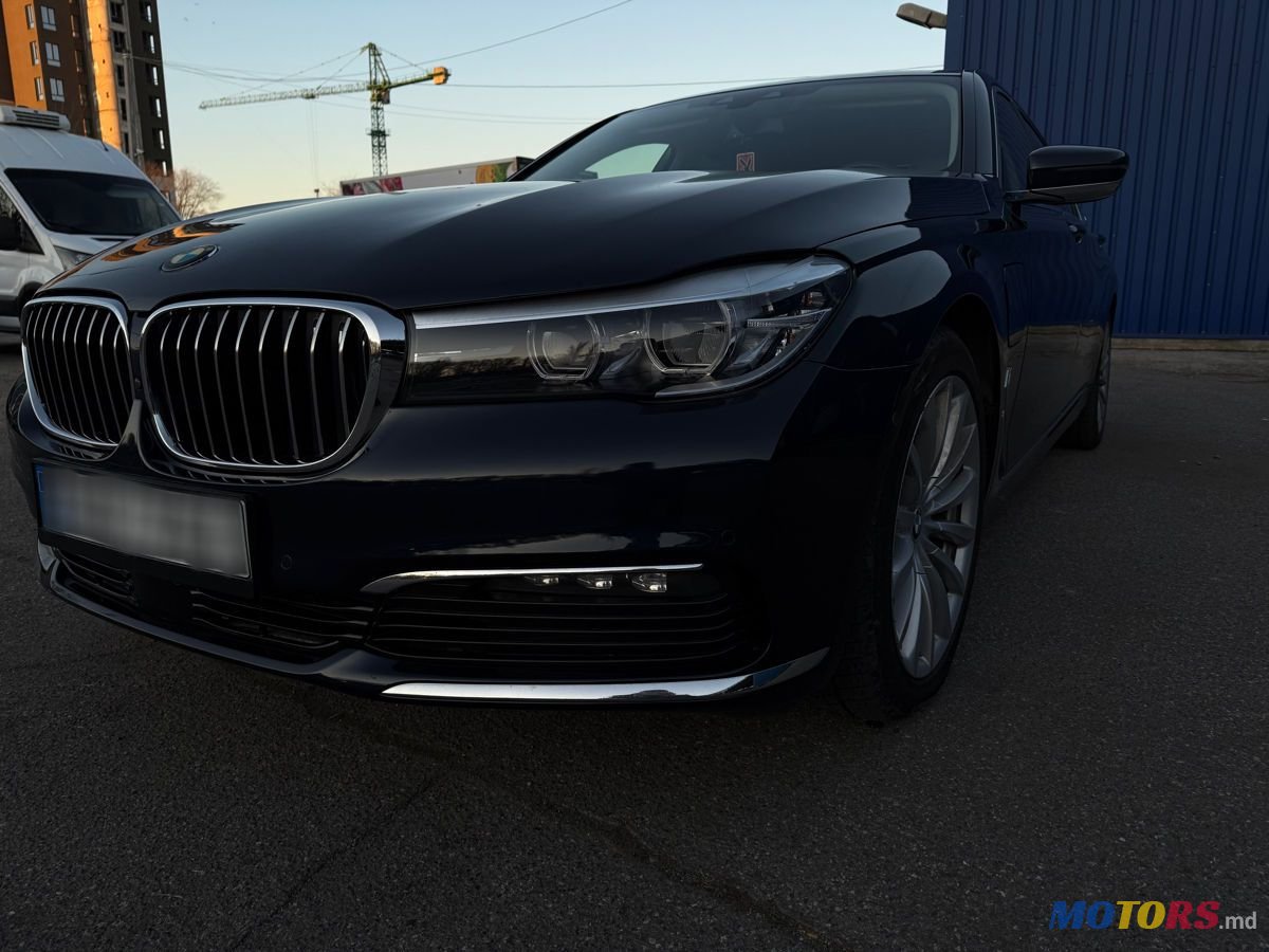 2016' BMW 7 Series photo #2