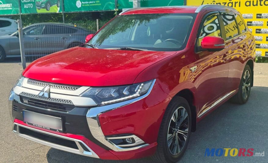 2021' Mitsubishi Outlander photo #1