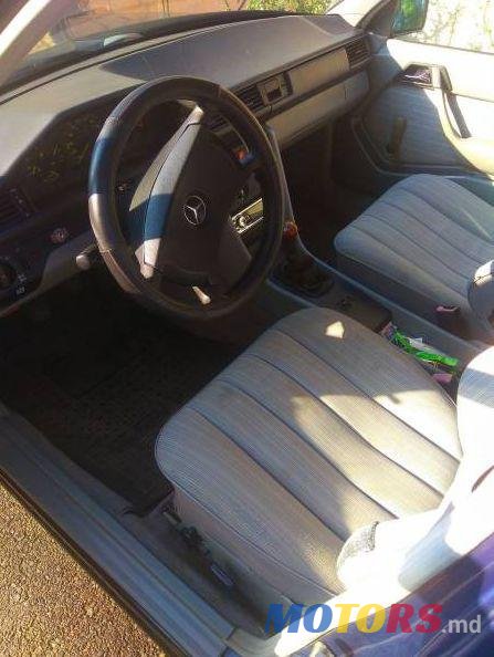 1988' Mercedes-Benz 124 photo #1