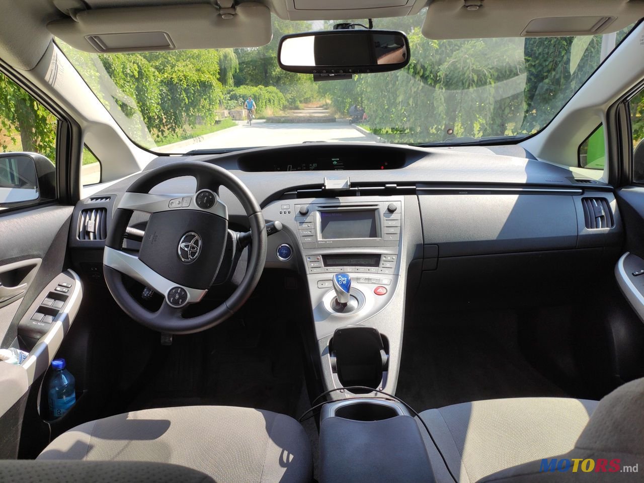 2014' Toyota Prius photo #5