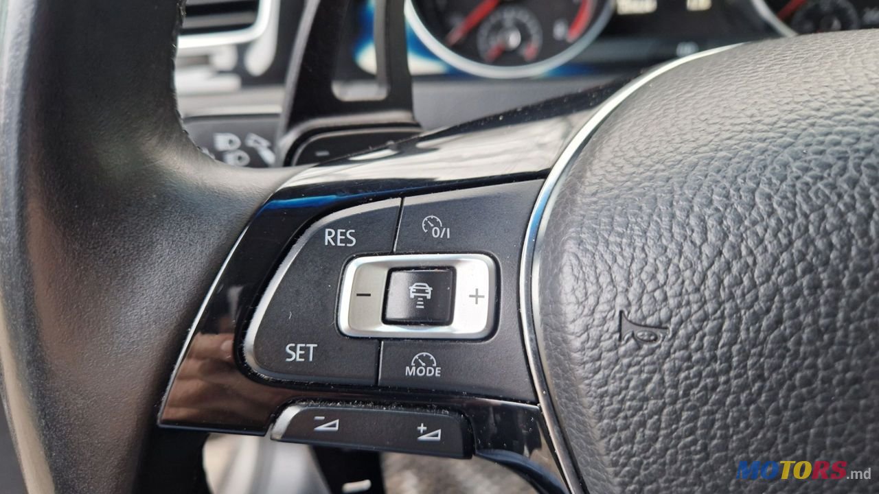 2014' Volkswagen Golf photo #6