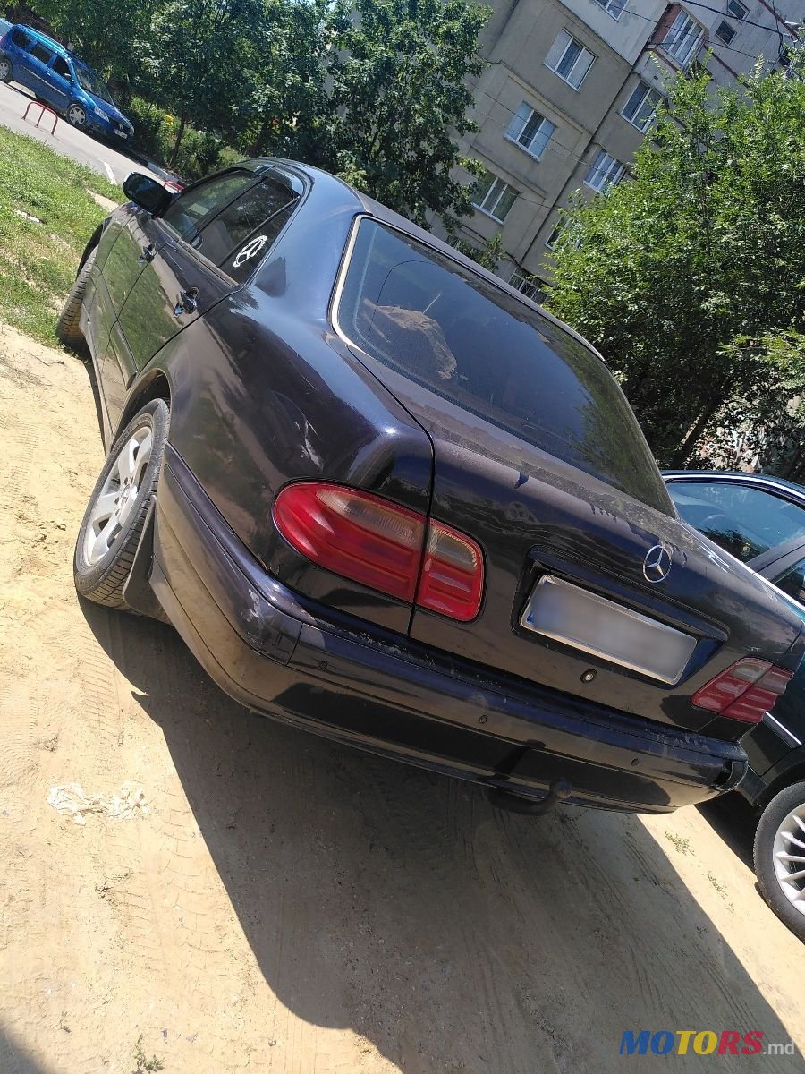 2001' Mercedes-Benz E-Class photo #4