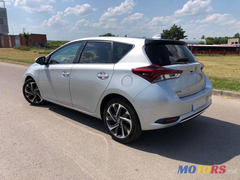 2016' Toyota Auris photo #2