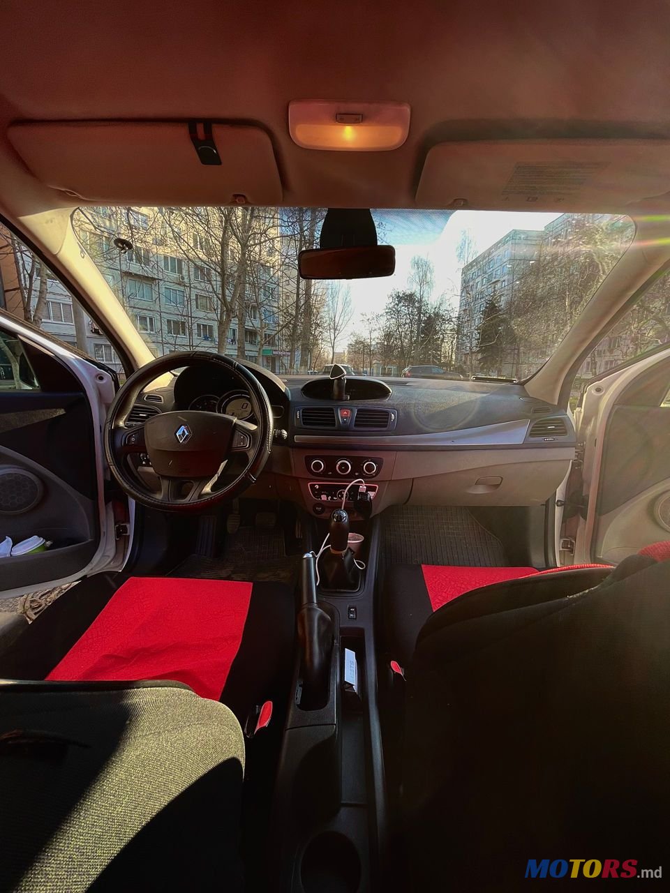 2010' Renault Megane photo #4