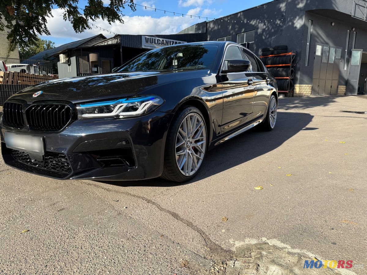 2017' BMW 5 Series photo #1