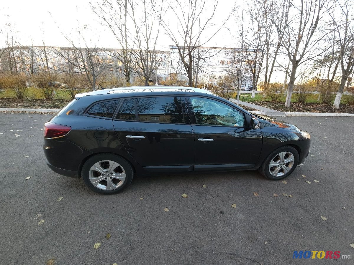 2010' Renault Megane photo #2