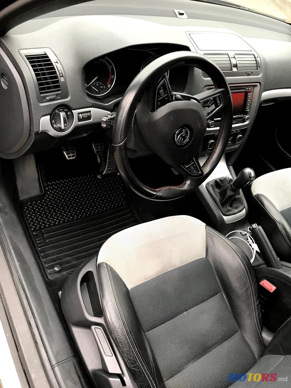 2010' Skoda Octavia Rs photo #3