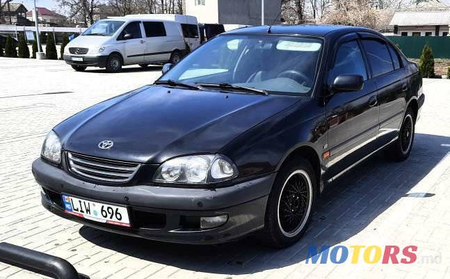 2001' Toyota Avensis photo #1