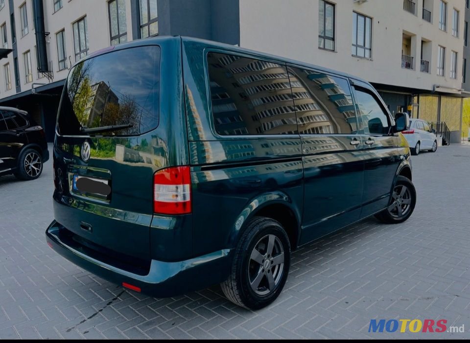 2008' Volkswagen Caravelle photo #3