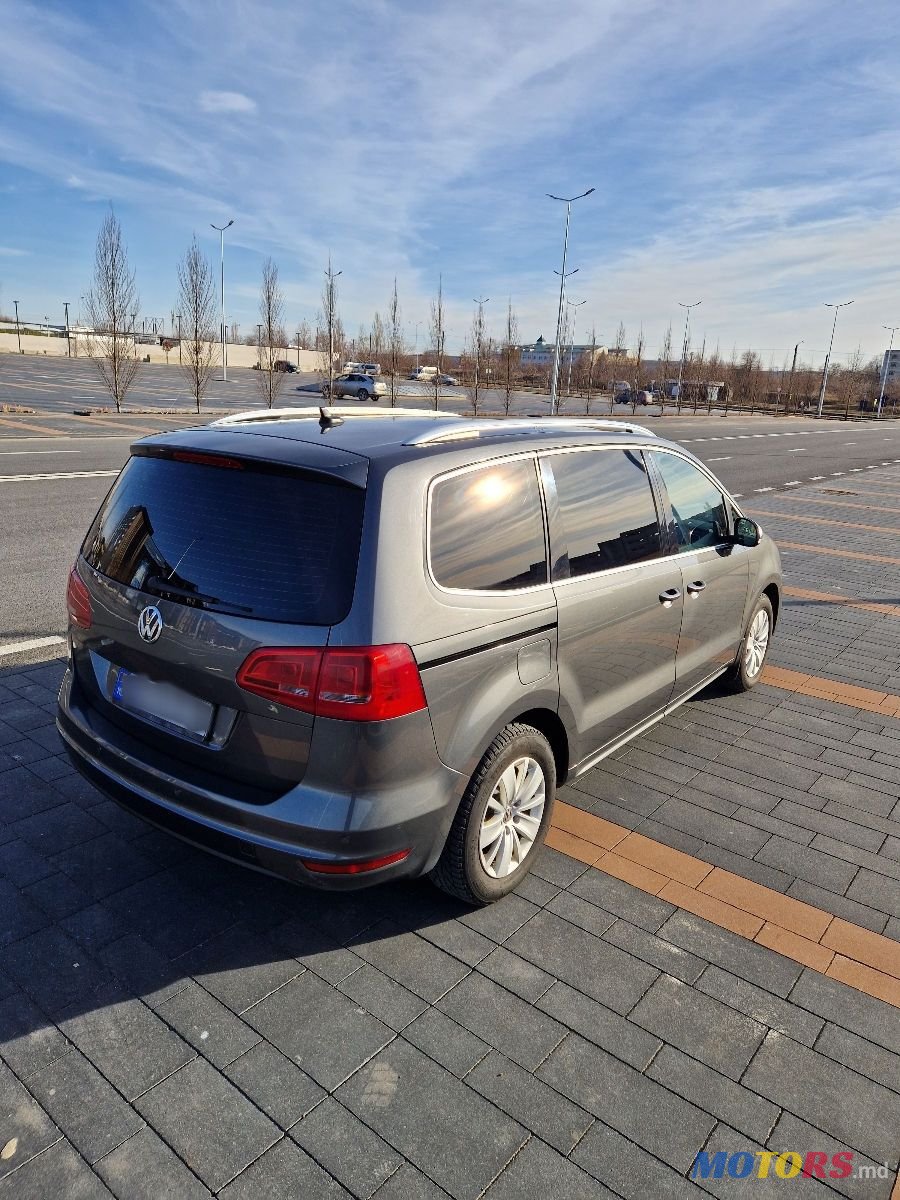 2010' Volkswagen Sharan photo #6