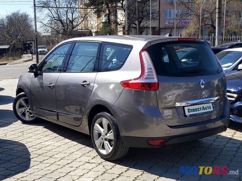 2012' Renault Grand Scenic photo #5