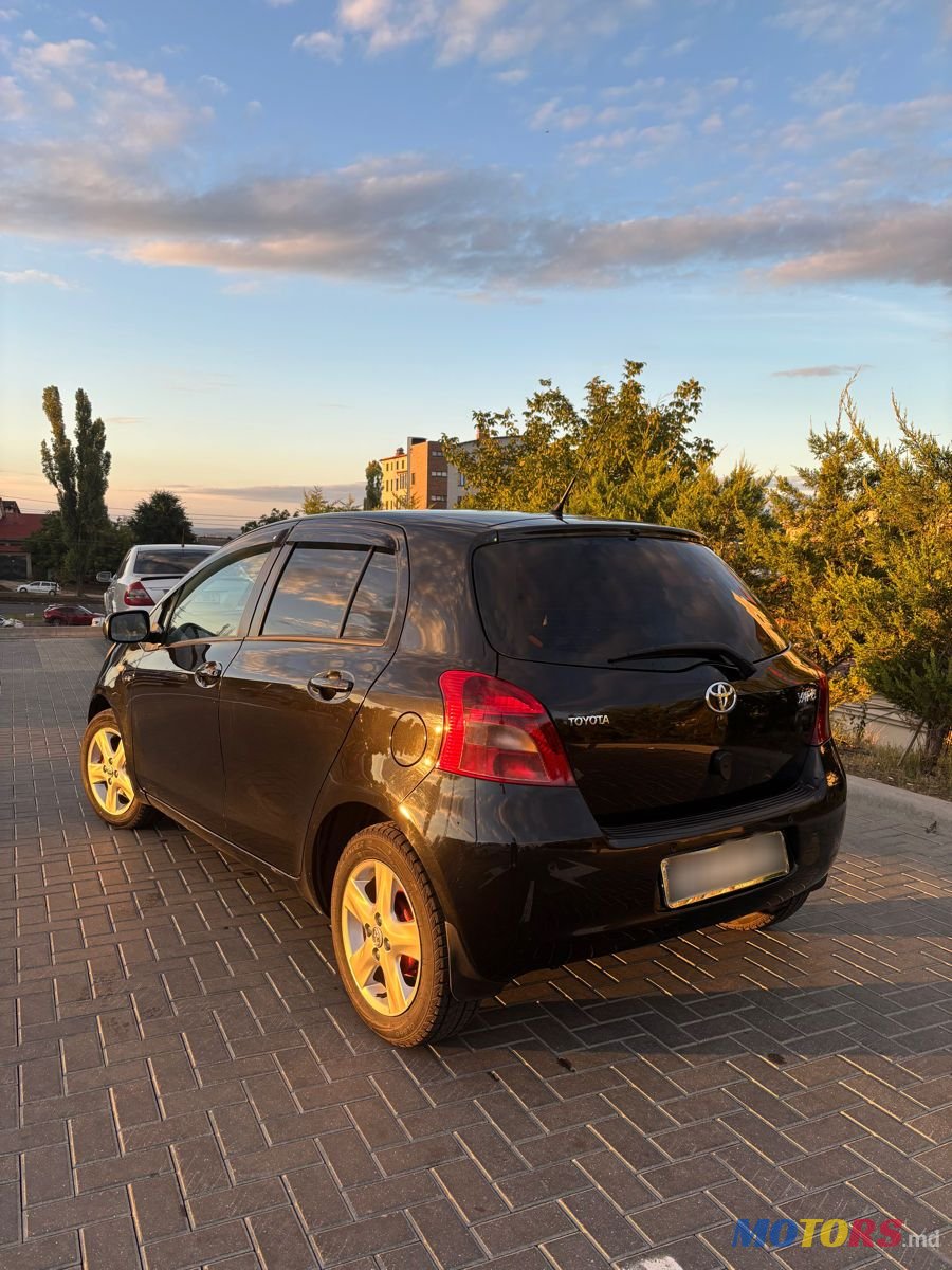 2008' Toyota Yaris photo #3