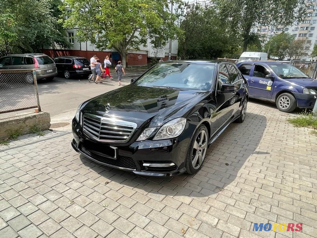 2013' Mercedes-Benz E Класс photo #2