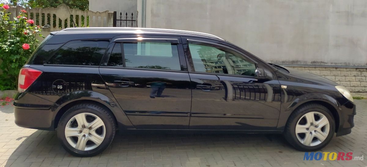 2008' Opel Astra photo #3