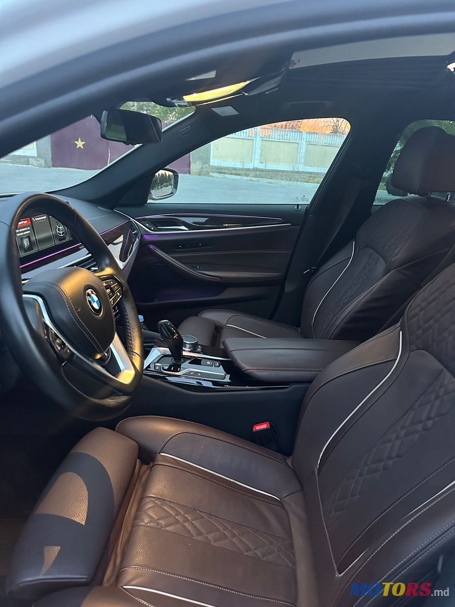 2017' BMW 5 Series photo #6