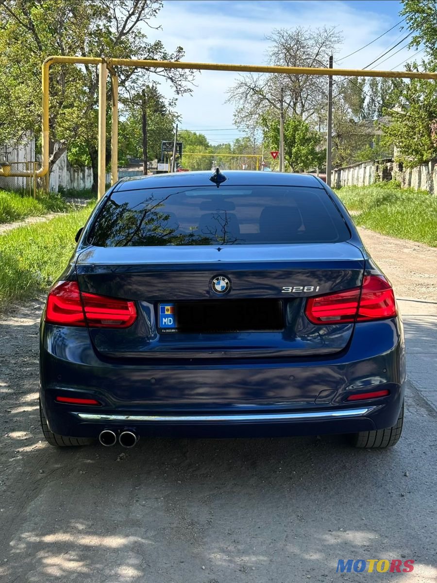 2016' BMW 3 Series photo #3