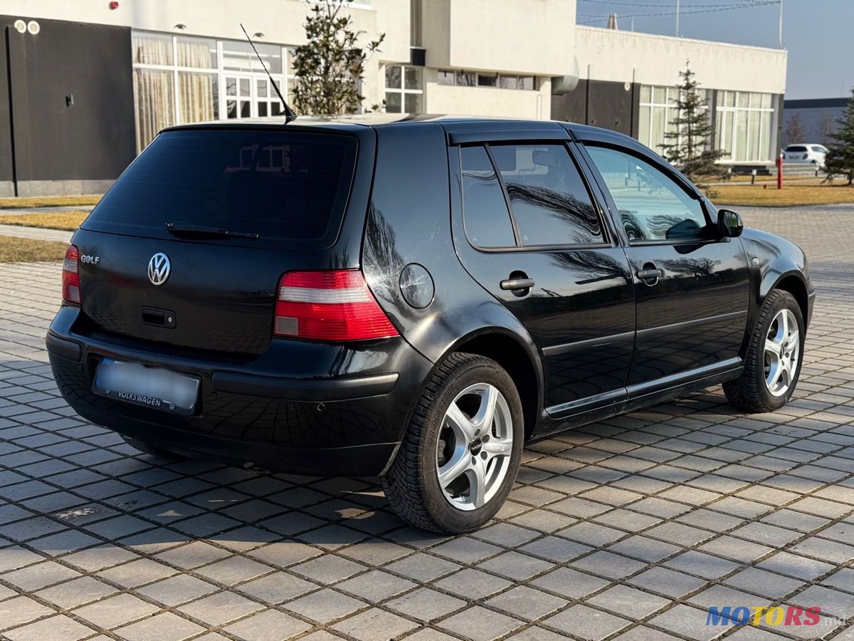 2004' Volkswagen Golf photo #3