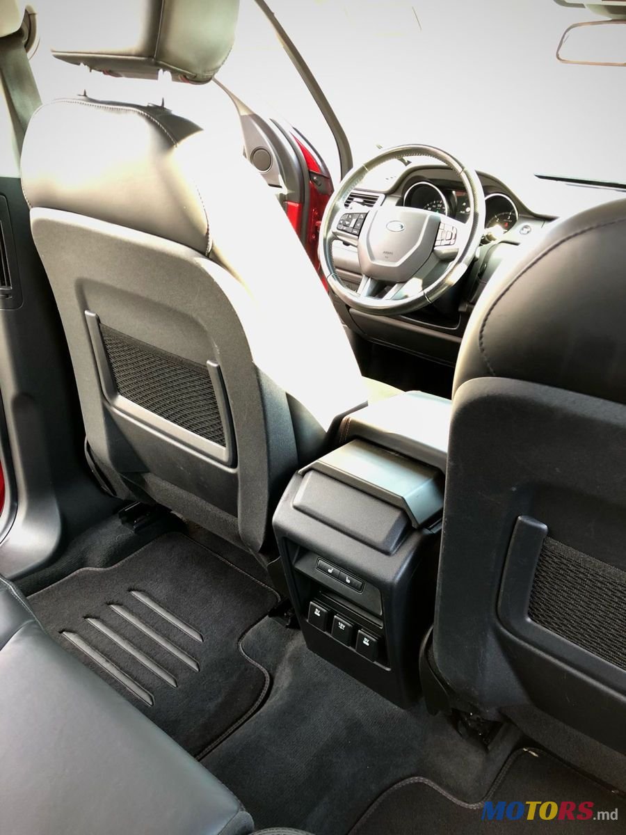 2017' Land Rover Discovery Sport photo #4