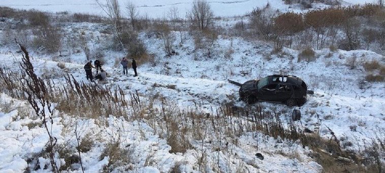 Упавшего с обрыва водителя на окраине Кишинева пришлось вытаскивать вручную на носилках