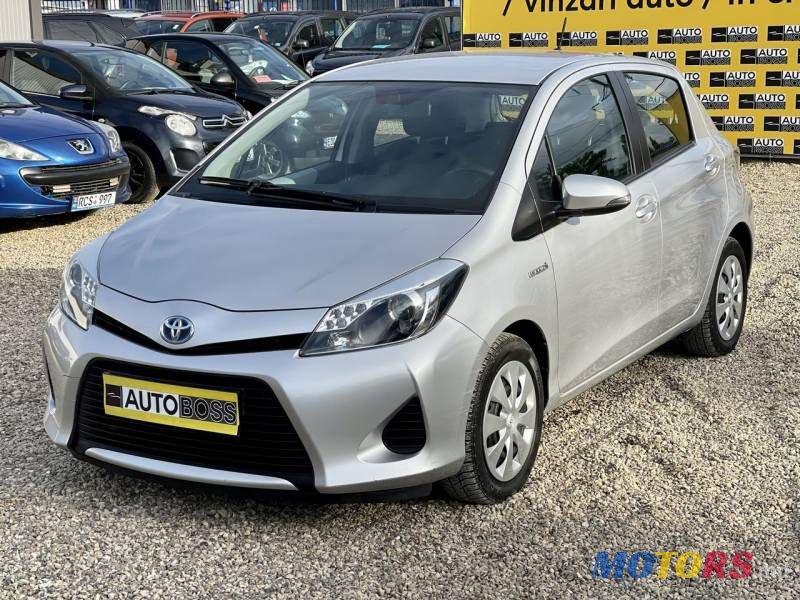 2013' Toyota Yaris photo #3