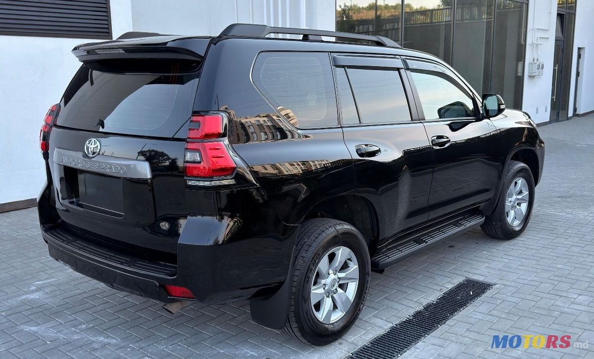 2019' Toyota Land Cruiser Prado photo #4