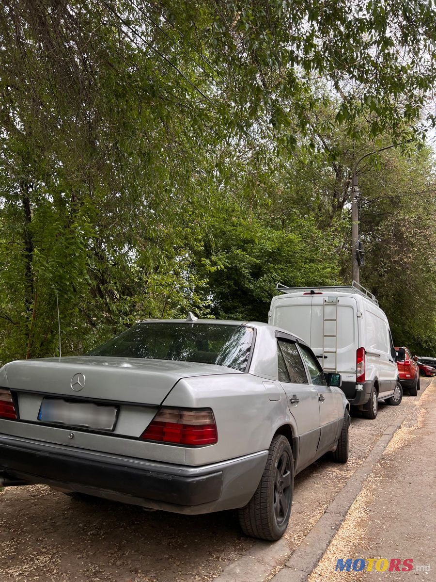 1992' Mercedes-Benz E-Class photo #3