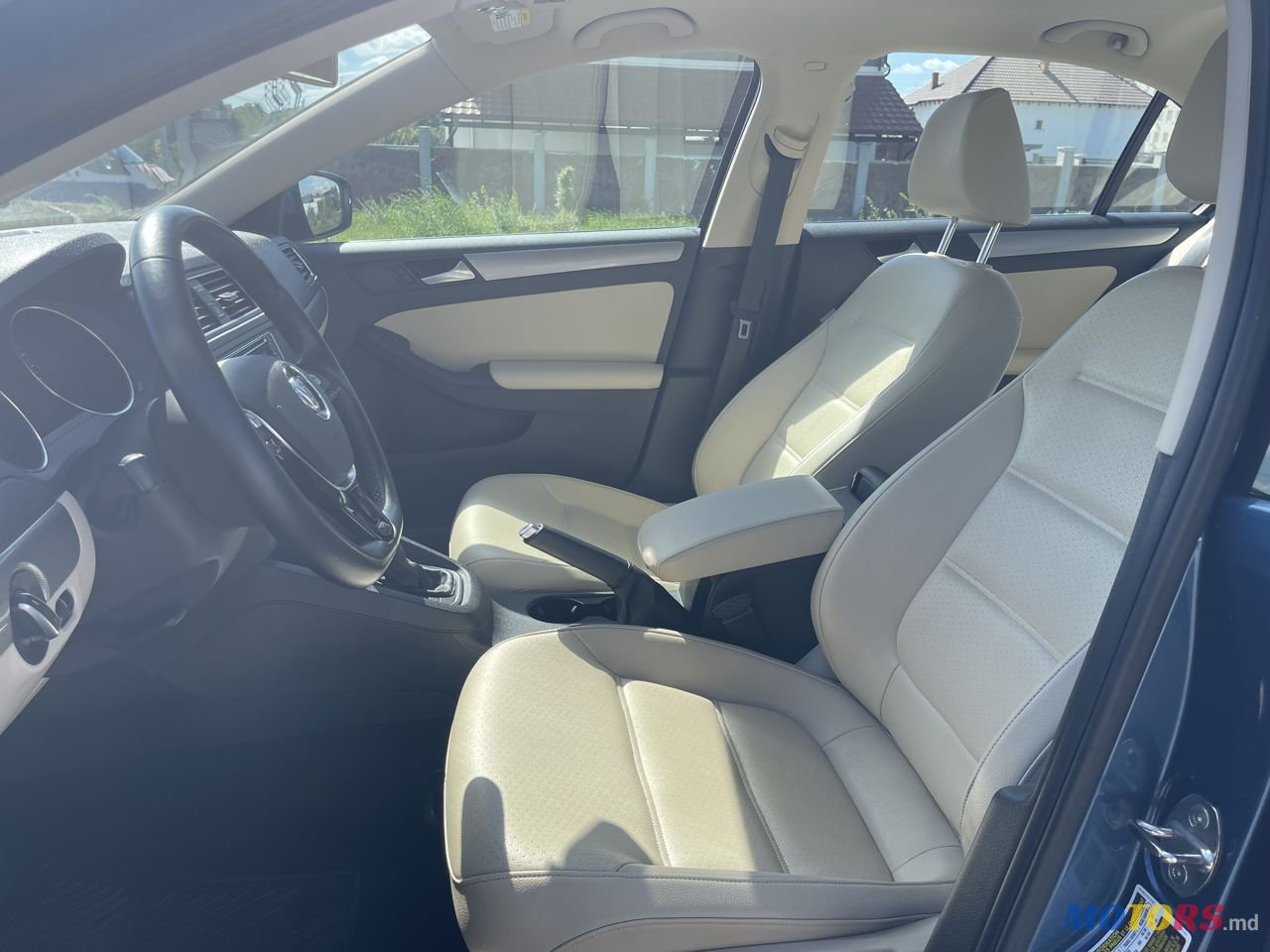 2016' Volkswagen Jetta photo #6