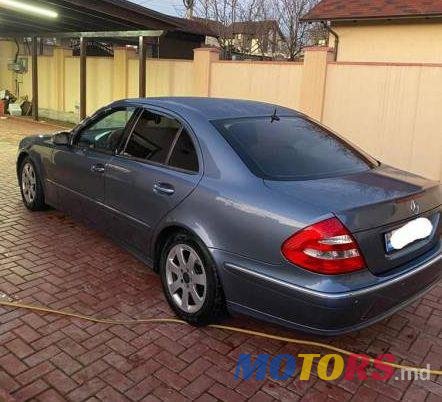 2005' Mercedes-Benz E photo #3
