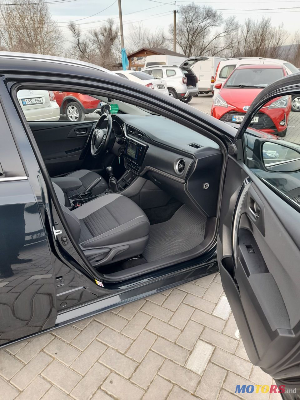 2015' Toyota Auris photo #6