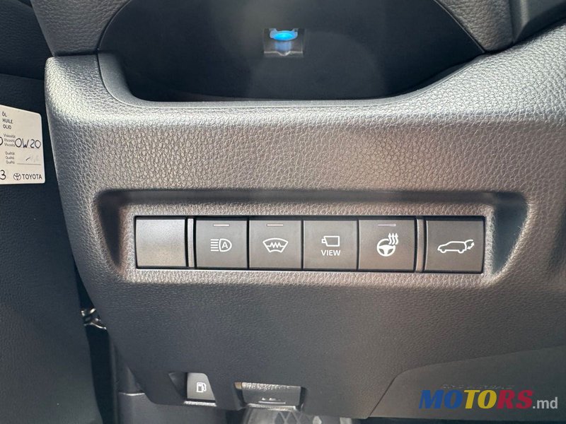 2019' Toyota RAV4 photo #5