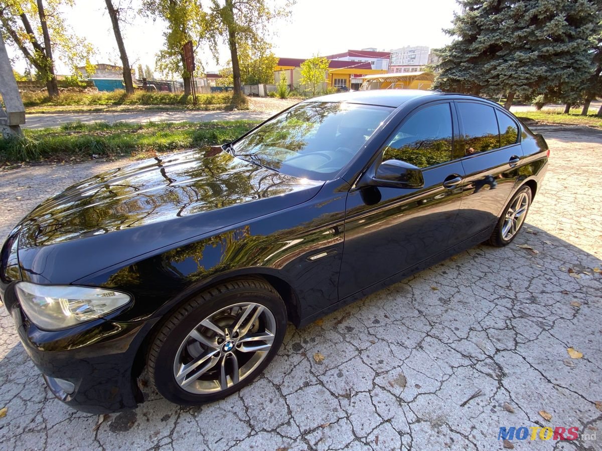 2012' BMW 5 Series photo #2